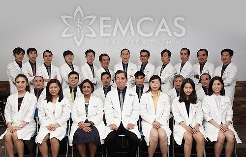 Các bác sĩ tại bệnh viện thẩm mỹ Emcas